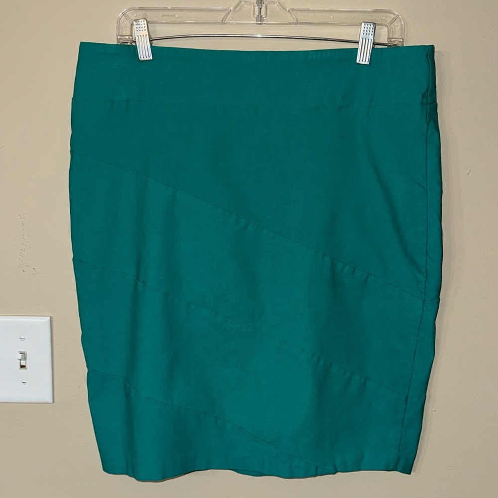 Green Stretchy Pencil Skirt by Rekucci - Size XL